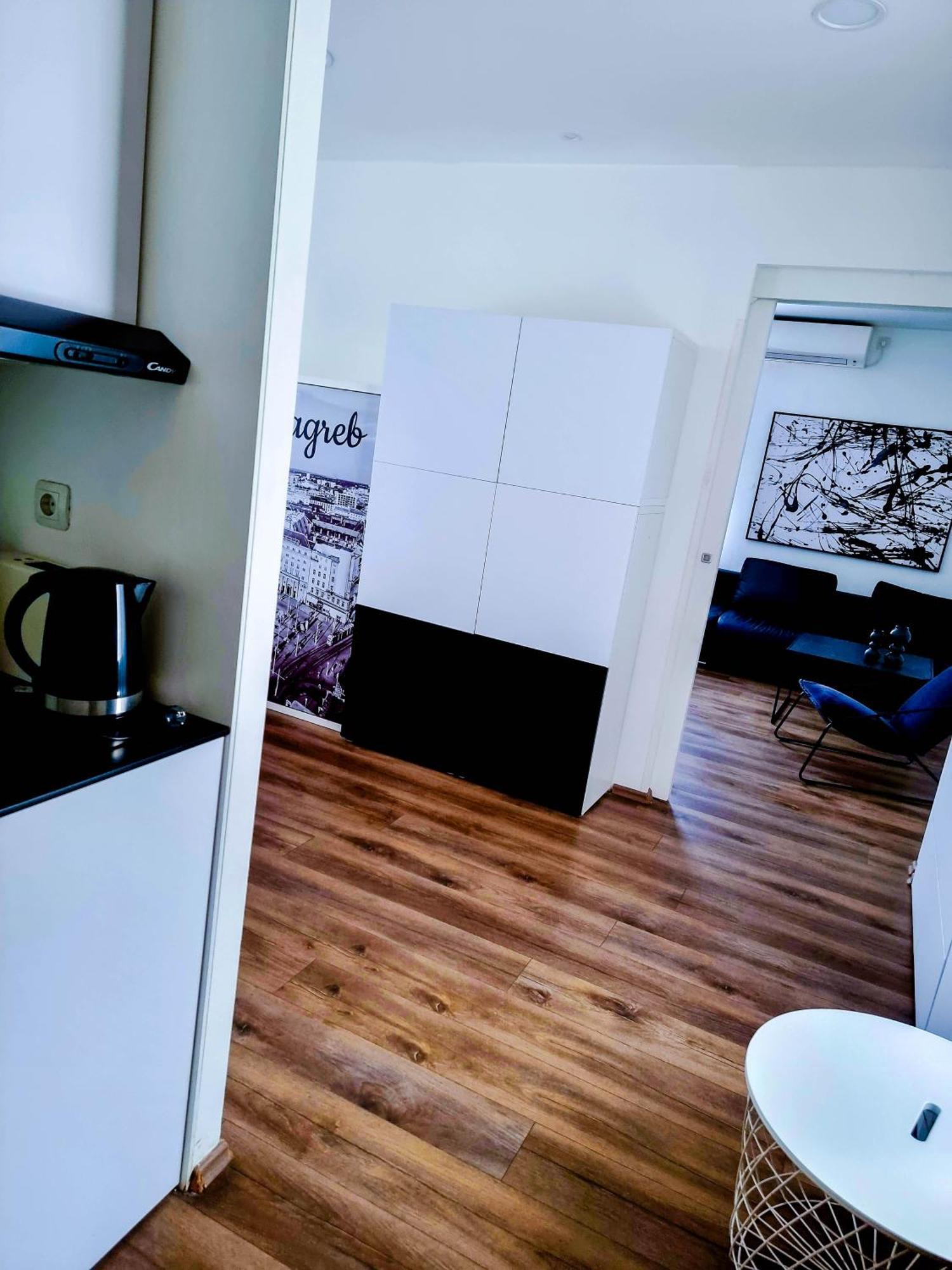 Octagon Main Square Apartment Zagreb Luaran gambar