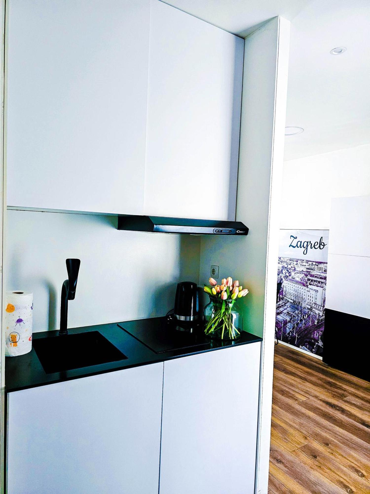 Octagon Main Square Apartment Zagreb Luaran gambar