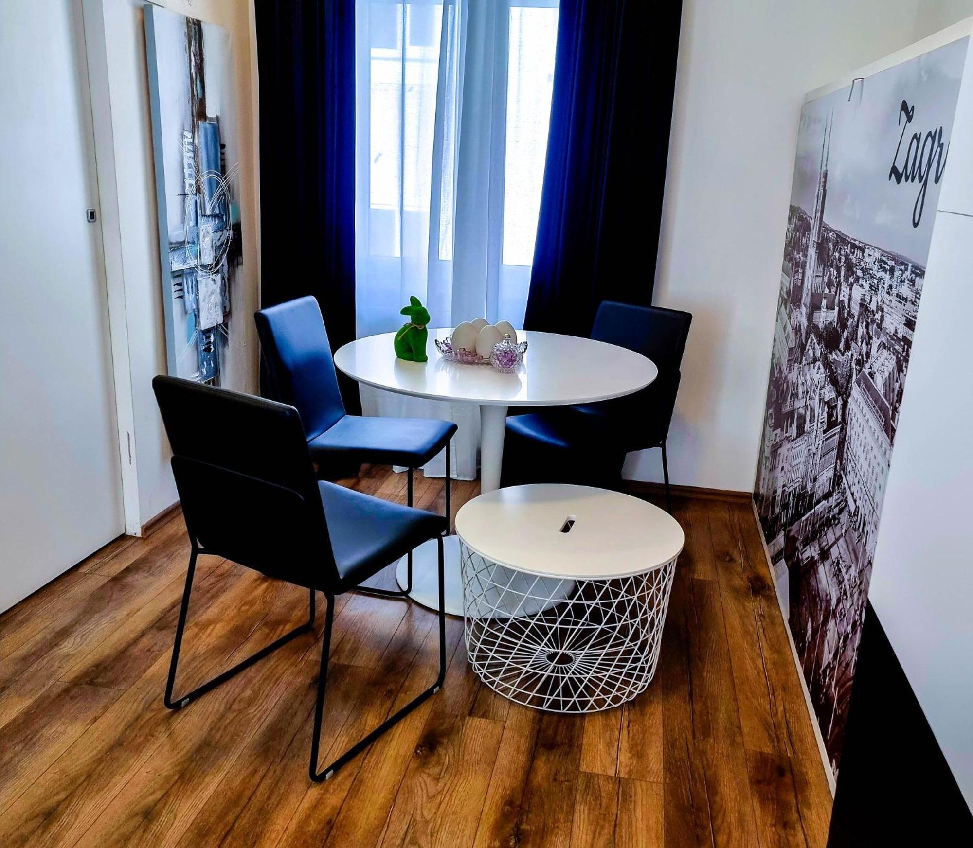 Octagon Main Square Apartment Zagreb Luaran gambar