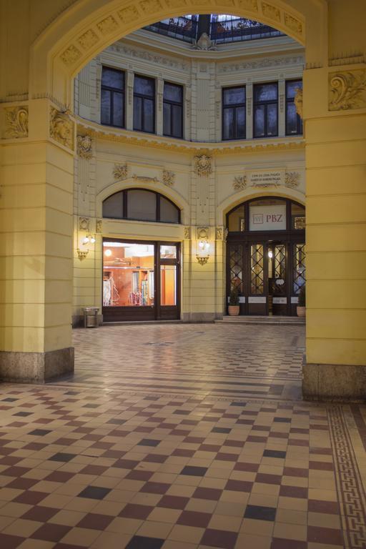 Octagon Main Square Apartment Zagreb Luaran gambar