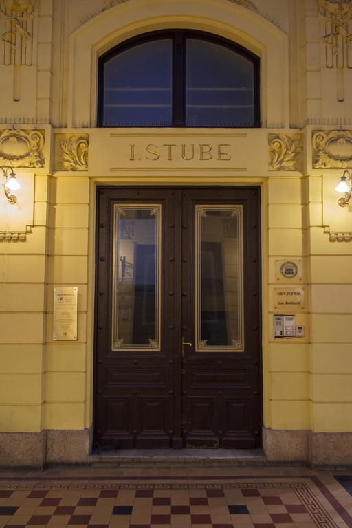 Octagon Main Square Apartment Zagreb Luaran gambar